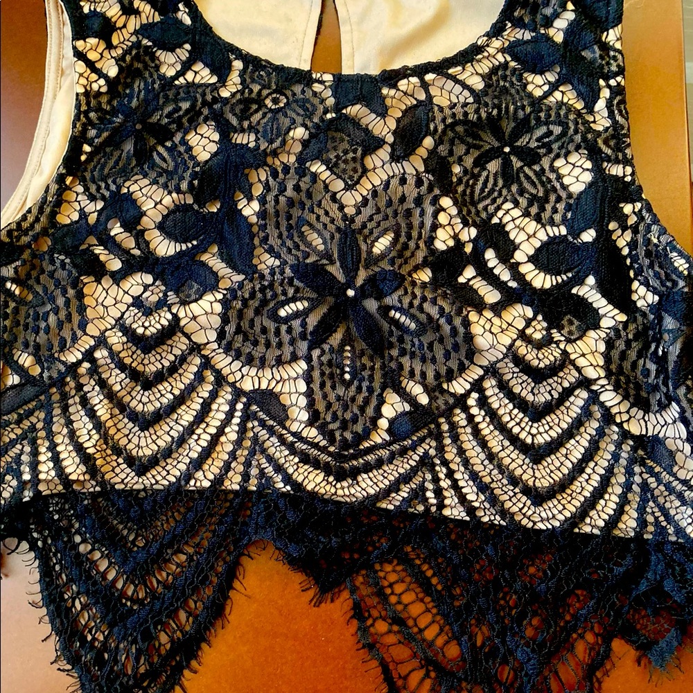 Short-sleeved black lace crop top in Sz Small